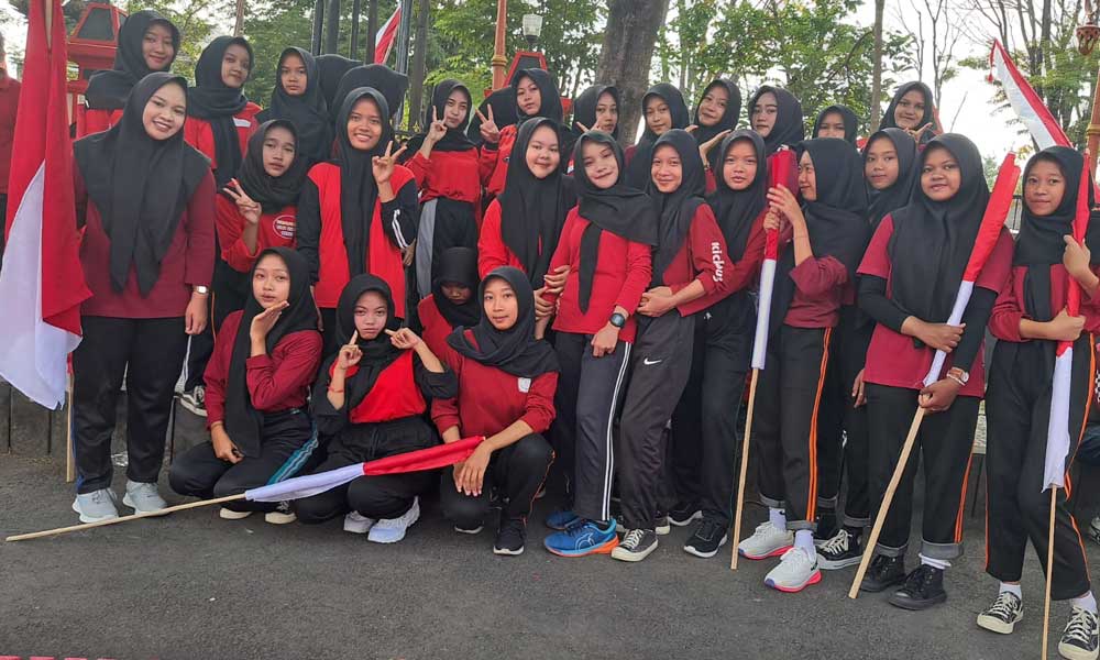 SENAM MEMPERINGATI HUT KE-80