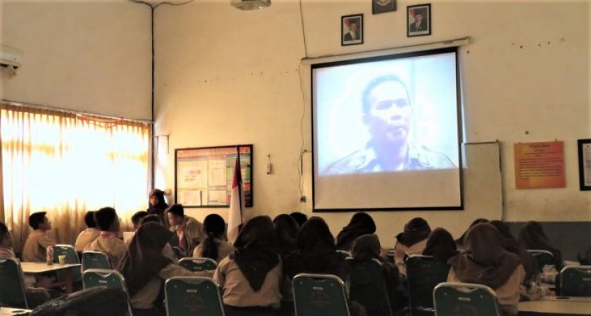 Mengasah Kemampuan Empat Keterampilan Bahasa Lewat Film