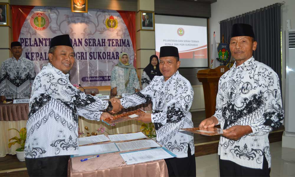 PELANTIKAN KEPALA SEKOLAH SMK PGRI Sukoharjo